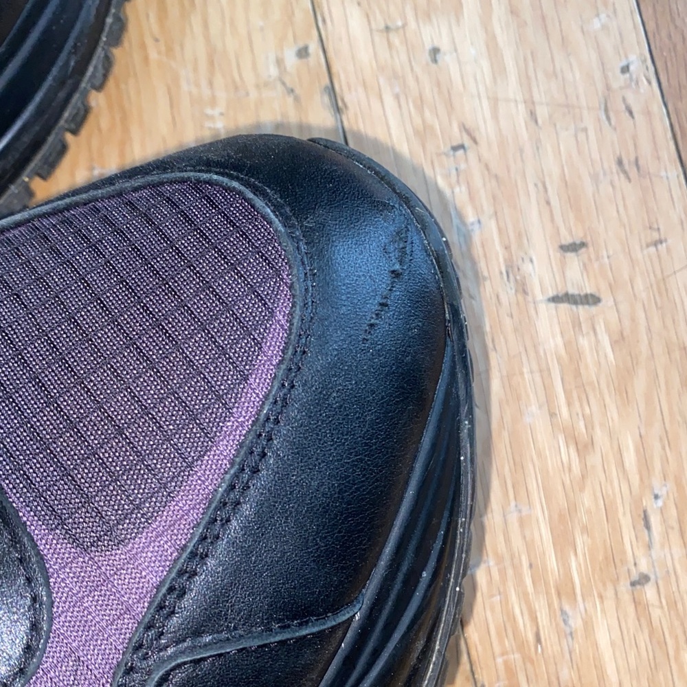 Louis Vuitton Black and Yellow Men's Sneakers - Picture 7 of 7
